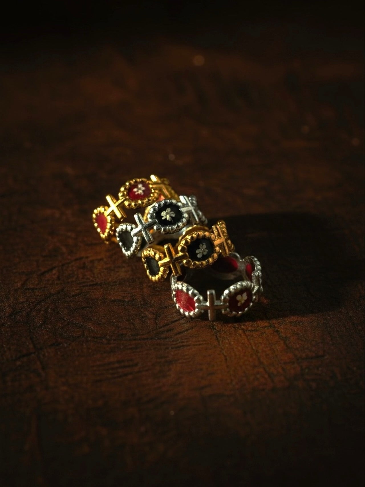 Crest Ring