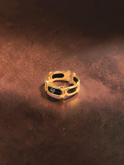 Cloche Ring