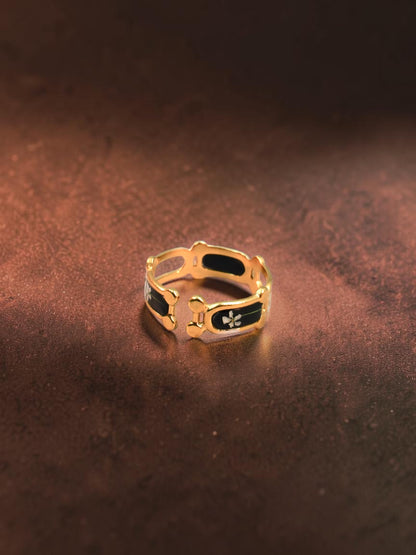 Cloche Ring