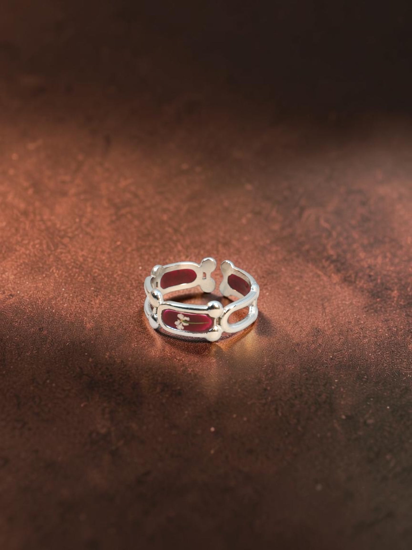 Cloche Ring