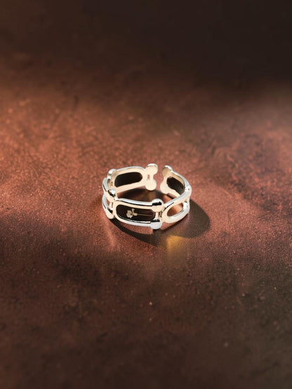 Cloche Ring
