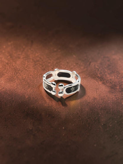 Cloche Ring