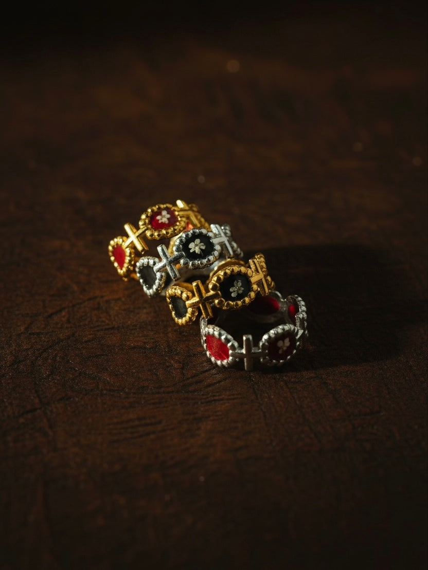 Crest Ring